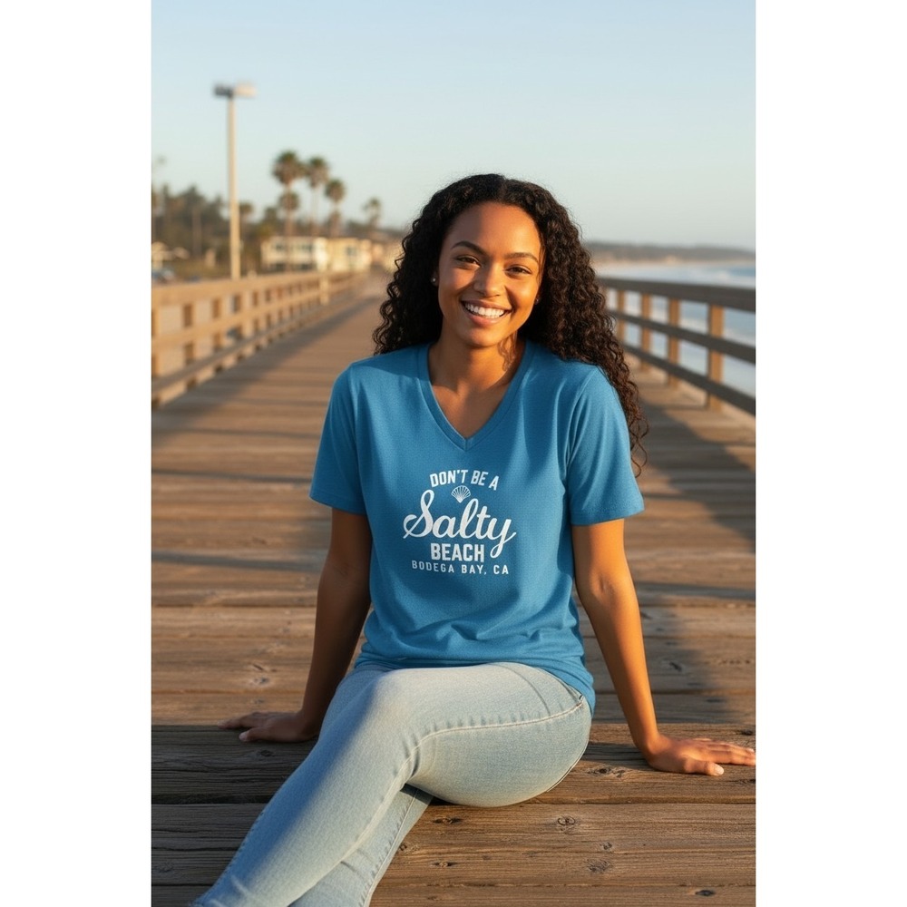 District Womens Graphic T‎ Shirt Size LG Short Sleeve Teal "Salty"